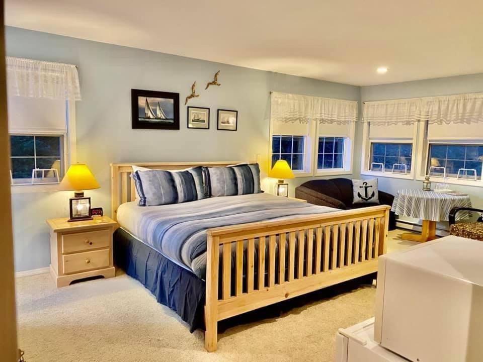 Seafarers Bed & Breakfast Tofino Exterior photo