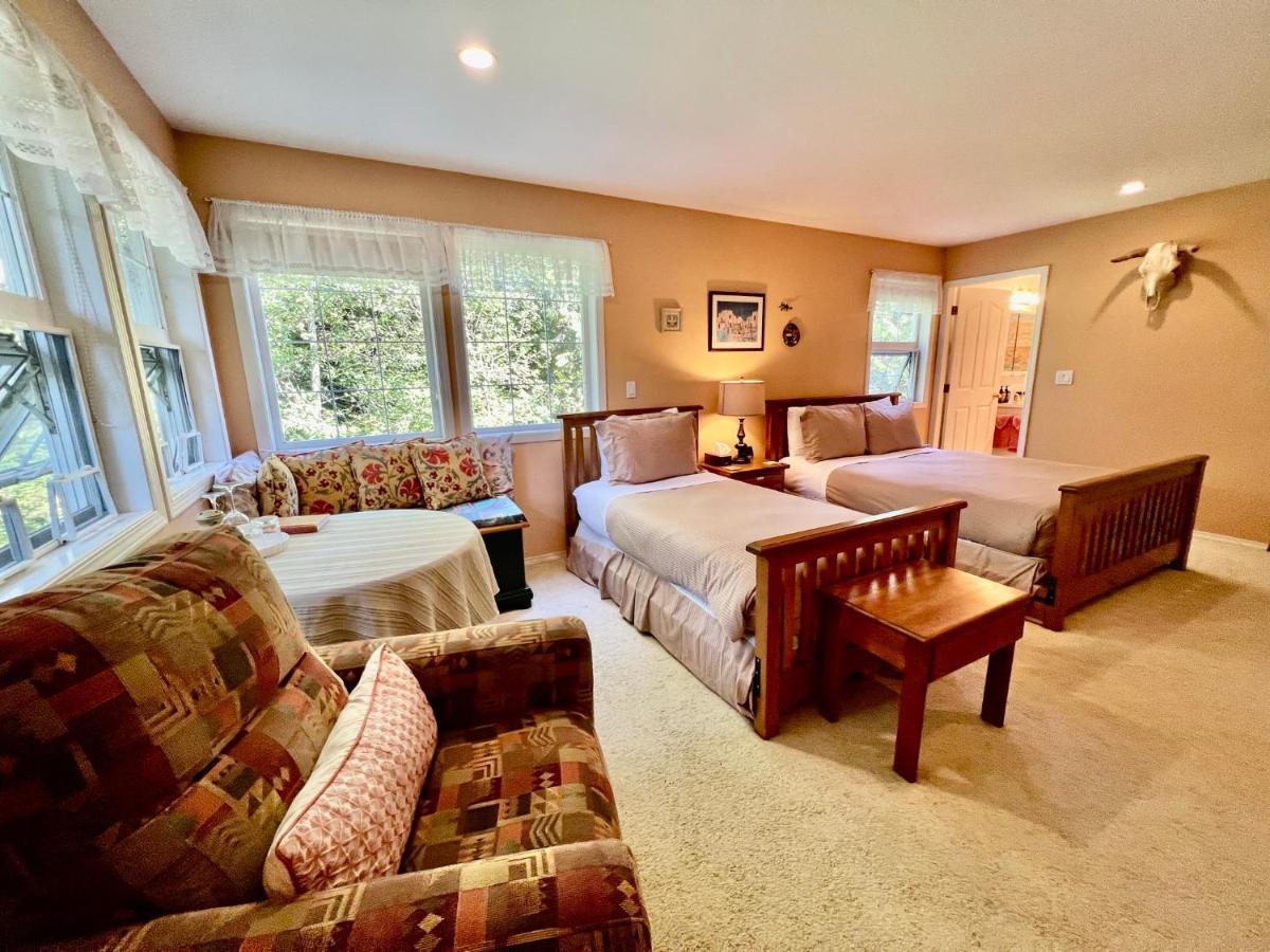 Seafarers Bed & Breakfast Tofino Exterior photo